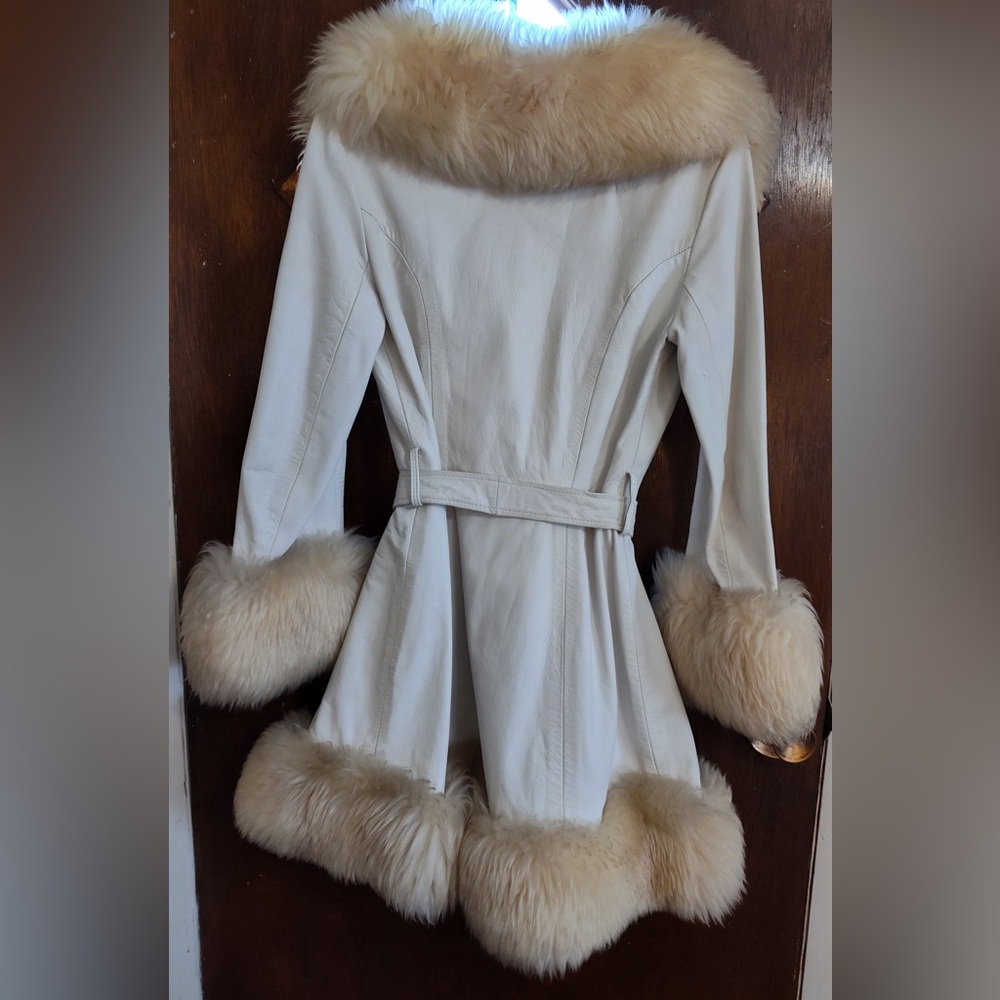 Beautiful 1970’s Lilli Ann Lambskin Penny Lane Princess Coat - Picture 8 of 9